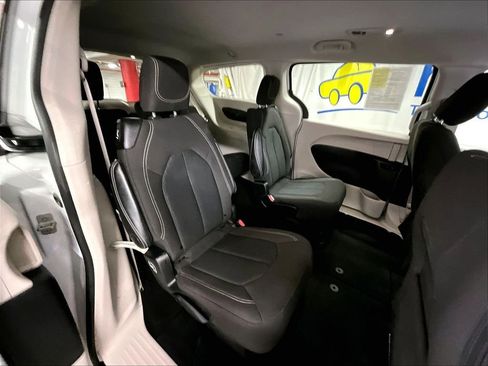 Used 2024 Chrysler Voyager LX FWD image 14