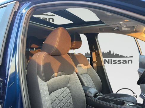 Used 2025 Nissan Kicks SV w/ SV Premium Package AWD/4WD image 32