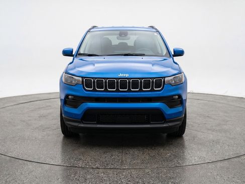 Used 2025 Jeep Compass Limited image 2