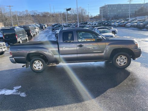 Used 2011 Toyota Tacoma 2WD Access Cab image 7