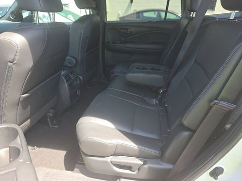 Used 2023 Honda Passport EX-L image 4