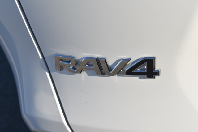Used 2025 Toyota RAV4 XLE AWD/4WD image 15