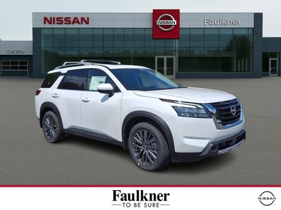 New 2025 Nissan Pathfinder SL w/ SL Premium Package