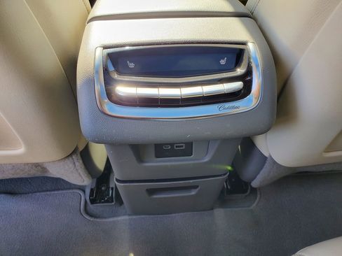 Used 2023 Cadillac XT6 Premium Luxury image 45