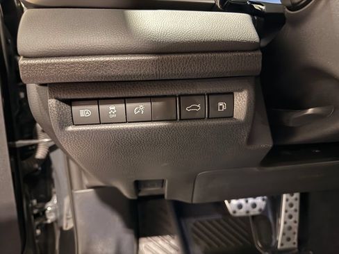 Used 2025 Toyota Camry XSE FWD image 16