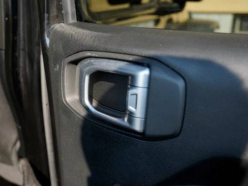 Used 2018 Jeep Wrangler Unlimited Rubicon AWD/4WD image 29