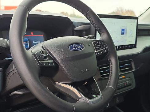 Certified 2025 Ford Maverick XLT w/ XLT Luxury Package image 14