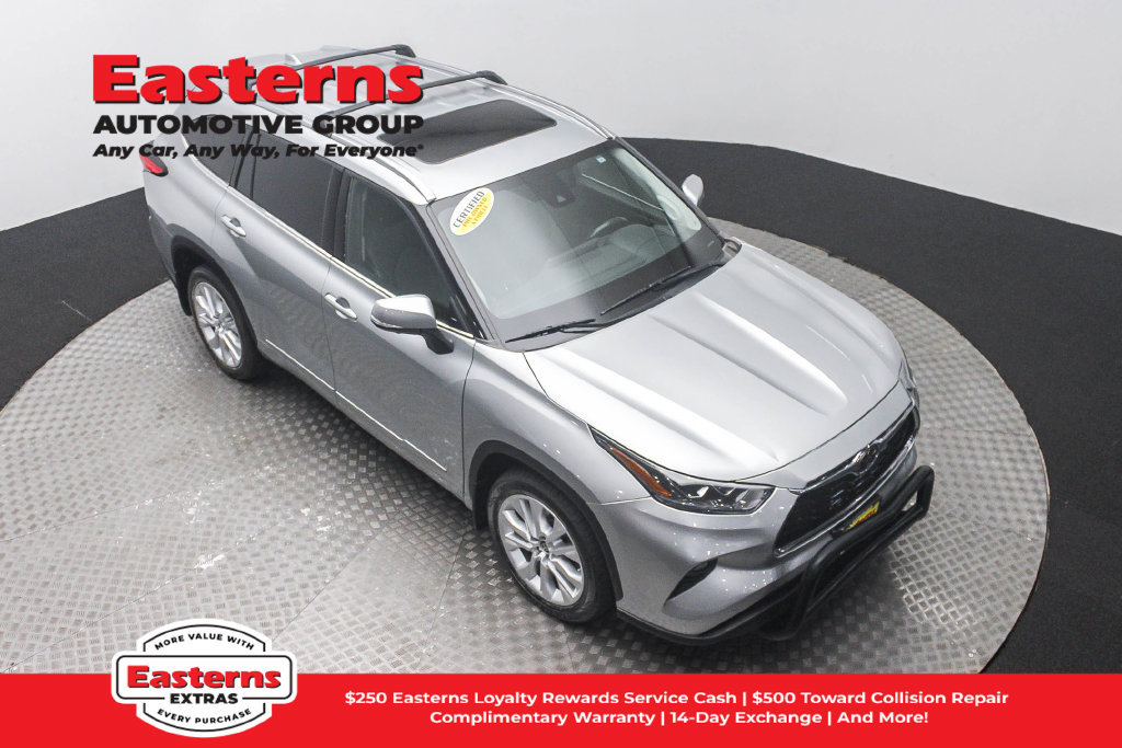 Used 2021 Toyota Highlander Limited AWD/4WD image 4