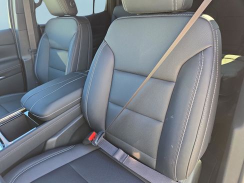 New 2026 Chevrolet Traverse LT image 17