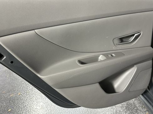 Used 2025 Hyundai Elantra SEL FWD image 30