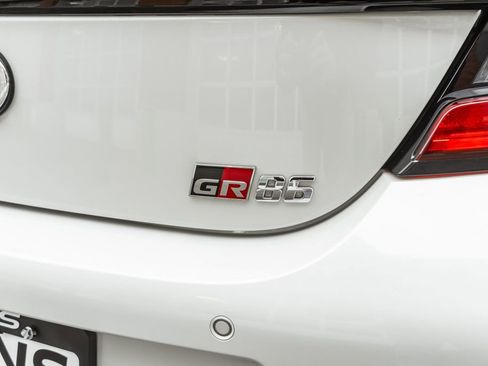Used 2024 Toyota GR86 RWD image 34