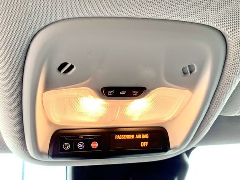 Used 2025 Chevrolet TrailBlazer LT w/ Convenience Package image 16