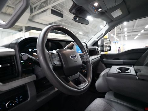 Used 2024 Ford F250 XL w/ STX Appearance Package AWD/4WD image 8