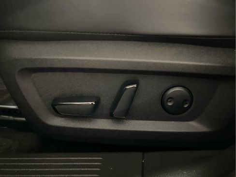 Used 2023 Nissan Rogue SV w/ SV Premium B Package image 11