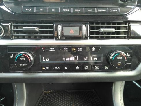 Used 2022 Nissan Pathfinder SL w/ SL Black Package image 46