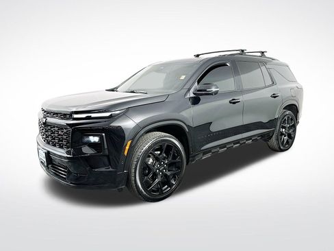 Used 2025 Chevrolet Traverse RS image 4