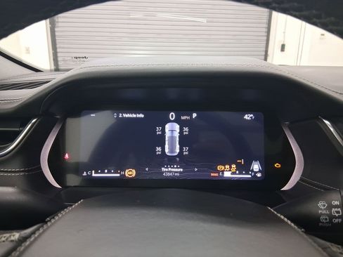 Used 2023 Jeep Grand Cherokee Overland w/ Adv Protech Group III image 19