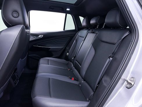 Used 2024 Volkswagen ID.4 S RWD image 37