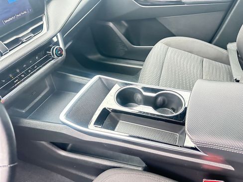 Used 2025 Chevrolet Equinox LT image 41