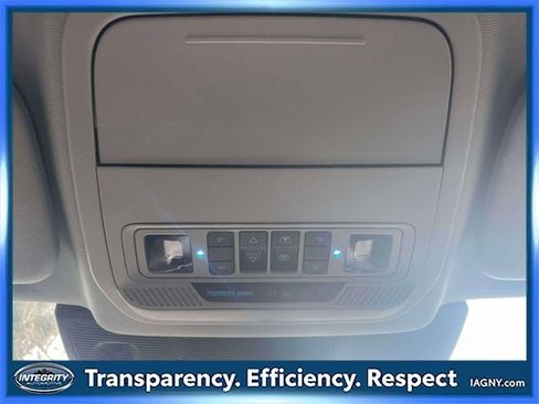 Used 2022 Ford Explorer XLT w/ Equipment Group 202A image 32