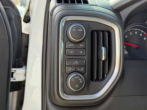 Used 2022 Chevrolet Silverado 1500 LT AWD/4WD image 17