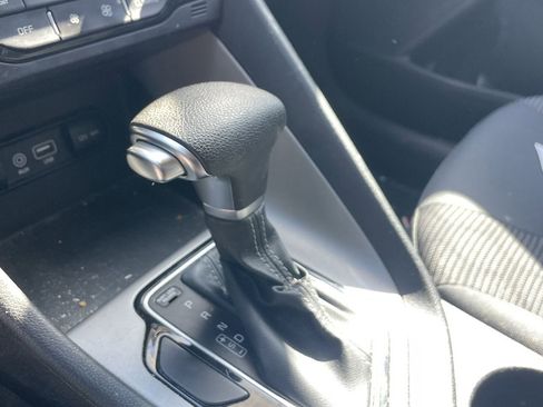 Used 2019 Kia Niro LX FWD image 7