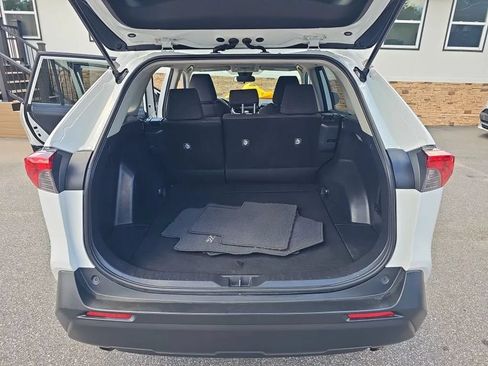 Used 2019 Toyota RAV4 LE FWD image 23