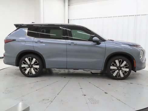 New 2026 Mitsubishi Outlander SEL AWD/4WD image 2