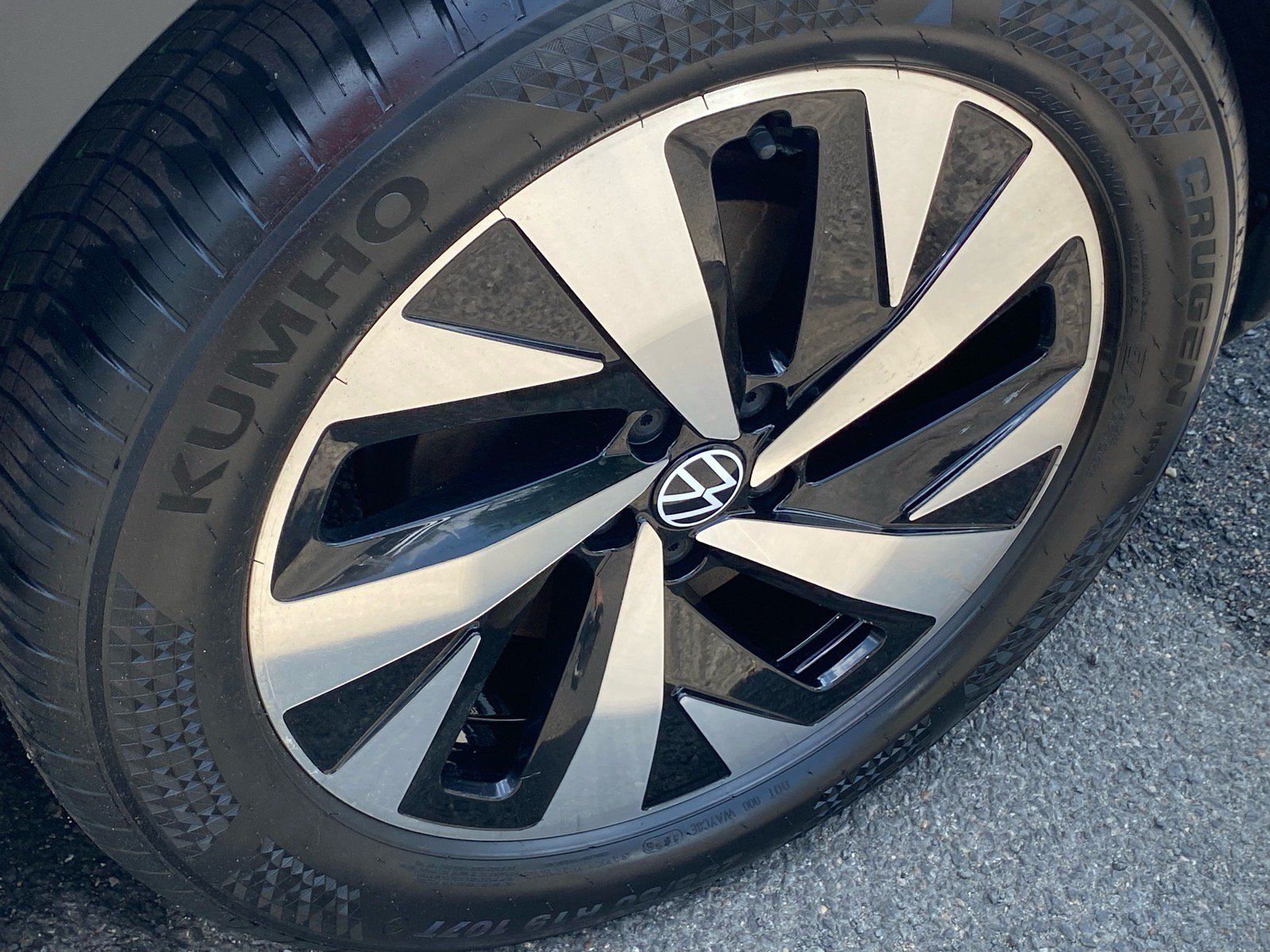 Used 2023 Volkswagen ID.4 Pro AWD/4WD image 20