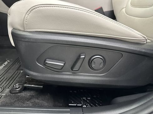 Certified 2022 Hyundai Tucson SEL w/ Convenience + Premium Package FWD image 10