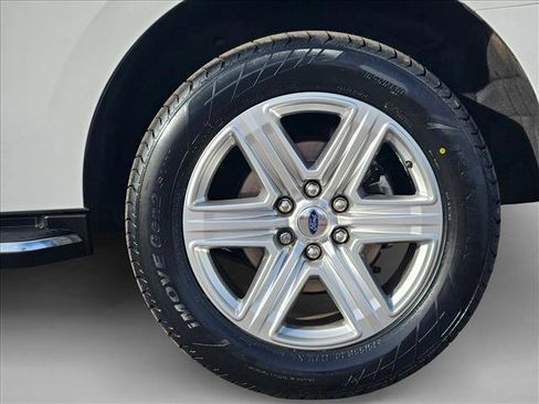 Used 2020 Ford Expedition XLT w/ Equipment Group 202A image 28