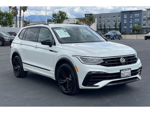 Used 2023 Volkswagen Tiguan SE R-Line FWD image 8