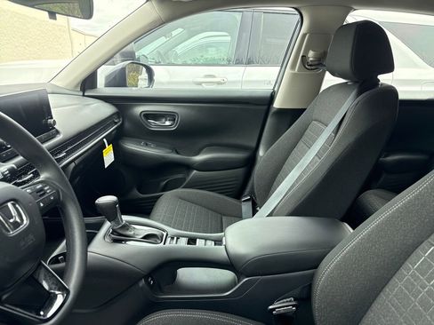 Used 2025 Honda HR-V LX image 16