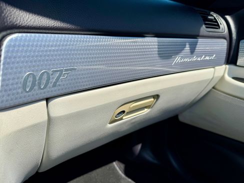 Used 2003 Ford Thunderbird image 47