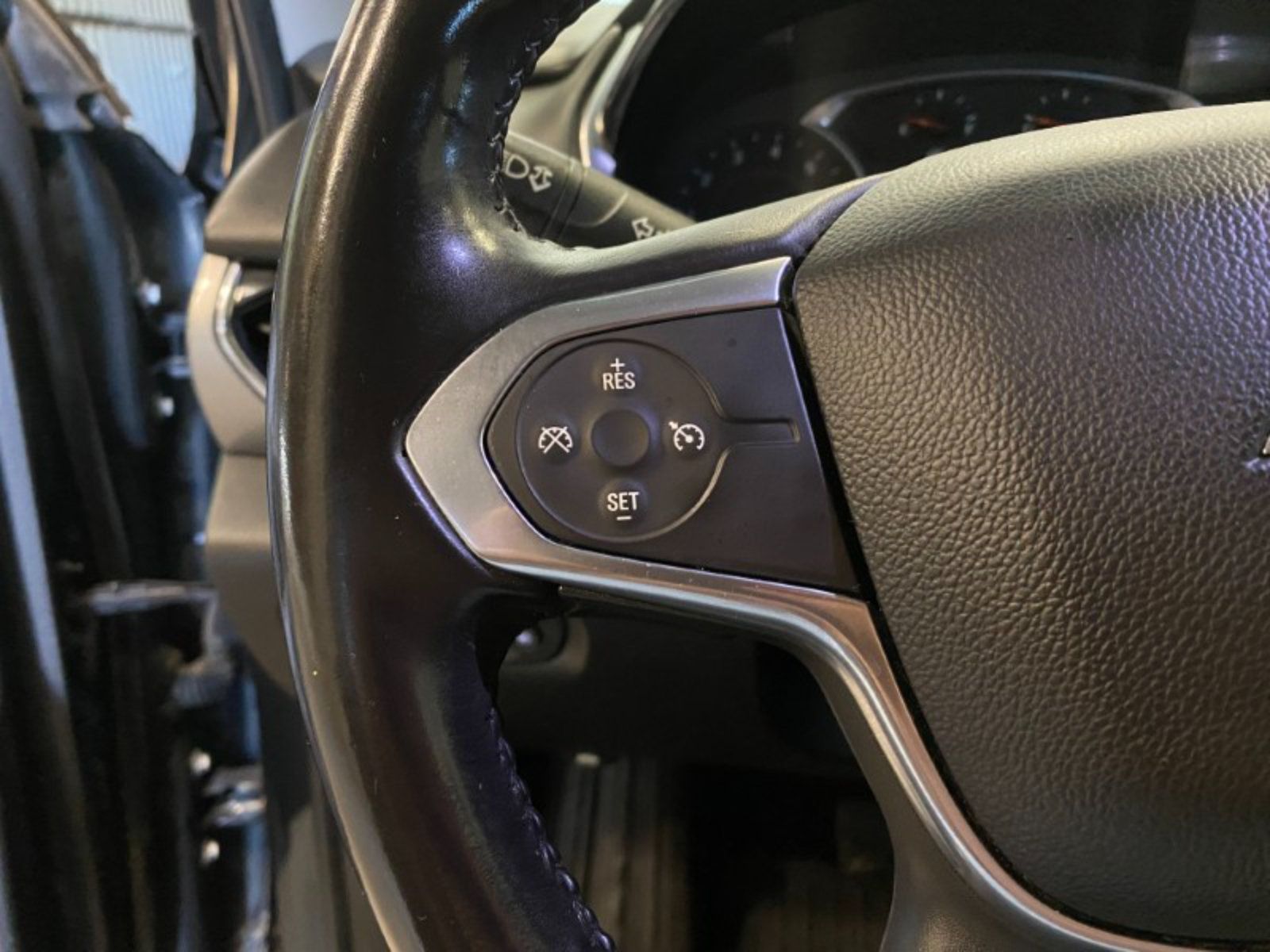 Used 2018 Chevrolet Traverse LT AWD/4WD image 38