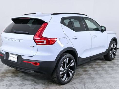Certified 2024 Volvo XC40 B5 Plus w/ Protection Package Premier image 30