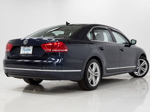Used 2015 Volkswagen Passat 1.8T SEL Premium image 29