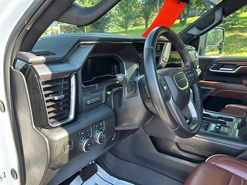 Used 2025 GMC Sierra 3500 Denali Ultimate AWD/4WD image 13