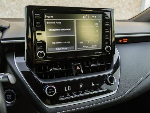 Used 2022 Toyota Corolla Hatchback image 27