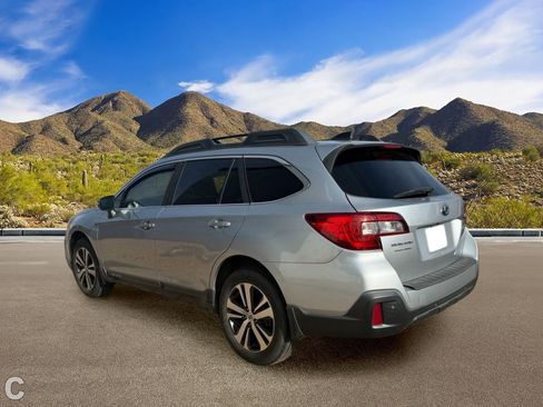 Used 2018 Subaru Outback 2.5i Limited AWD/4WD image 3