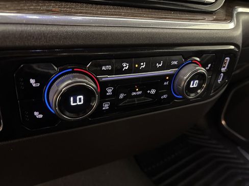 Used 2025 Chevrolet Silverado 1500 LT image 37