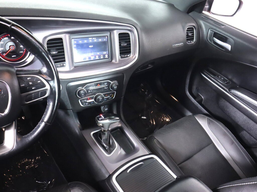 Used 2021 Dodge Charger SXT w/ Leather Interior Group RWD image 30