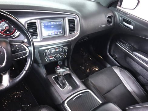 Used 2021 Dodge Charger SXT w/ Leather Interior Group RWD image 30