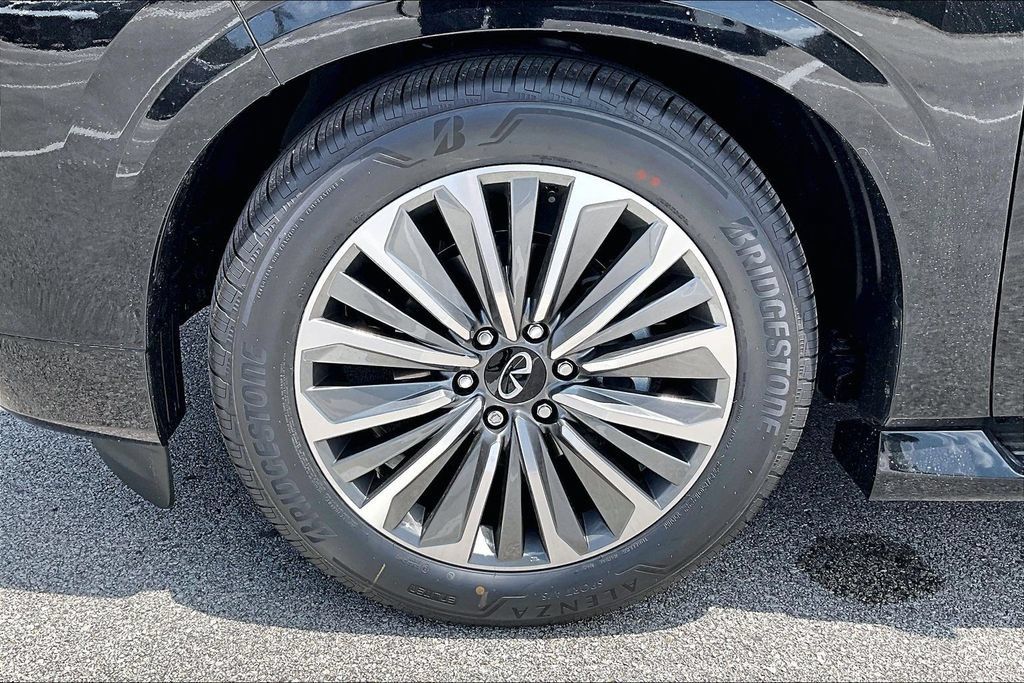 New 2027 INFINITI QX80 Luxe RWD image 16