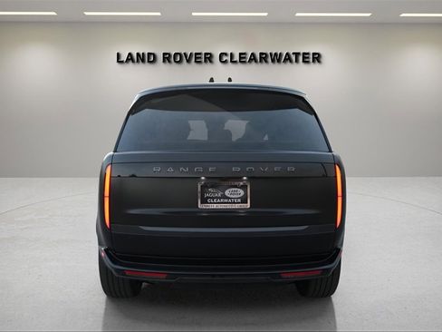 New 2026 Land Rover Range Rover SE image 4