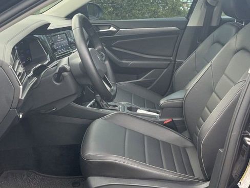 Used 2022 Volkswagen Jetta SE FWD image 9