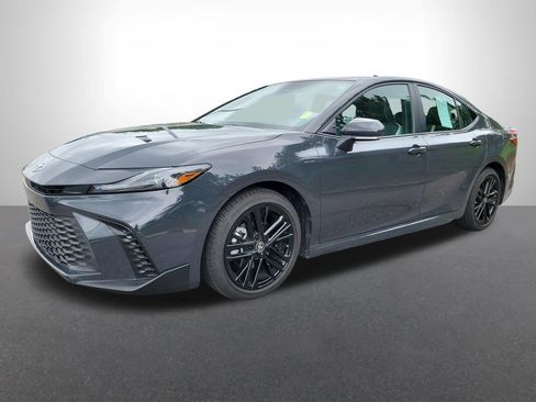 Used 2026 Toyota Camry SE FWD image 1