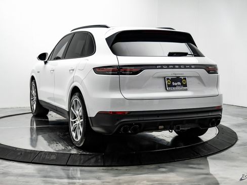 Used 2023 Porsche Cayenne image 8
