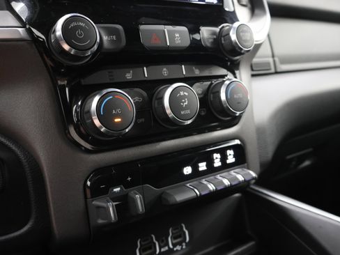 Used 2021 RAM 2500 Big Horn w/ Night Edition AWD/4WD image 47