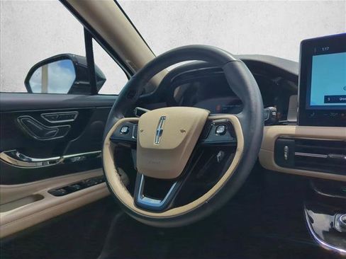 Used 2025 Lincoln Corsair FWD image 30